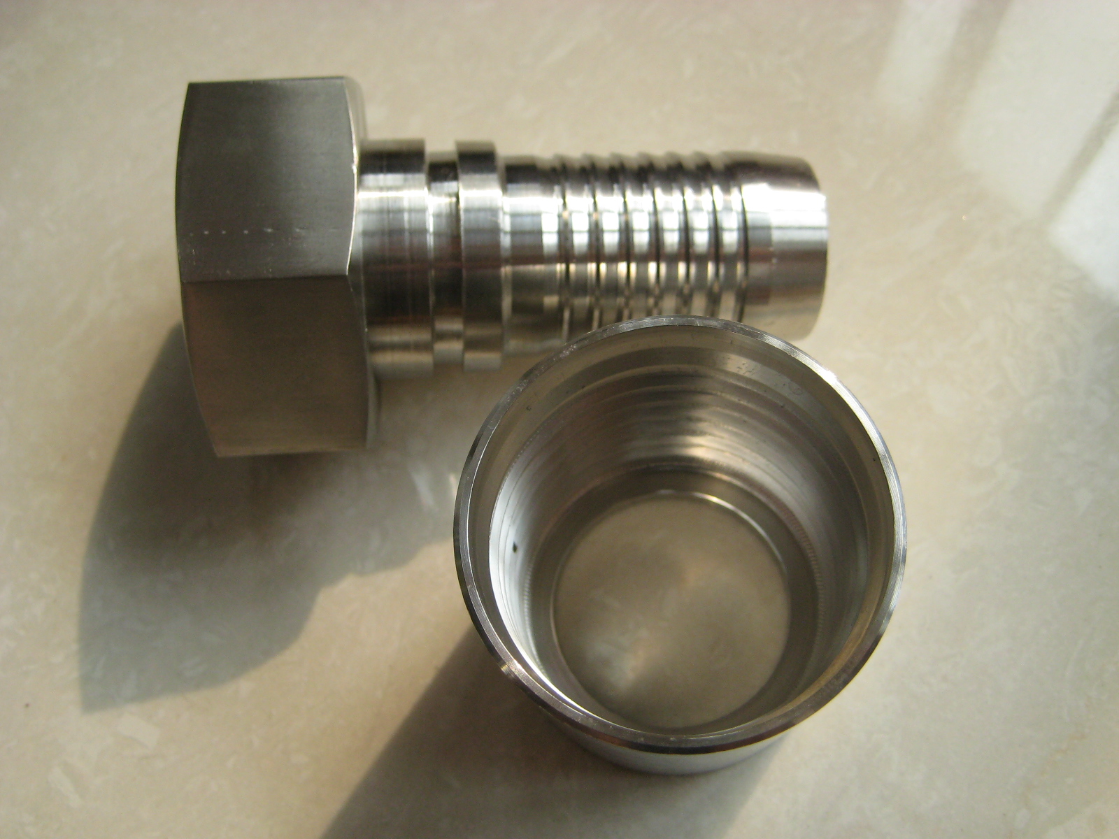 威真液壓流體設備(上海)有限公司不銹鋼膠管接頭